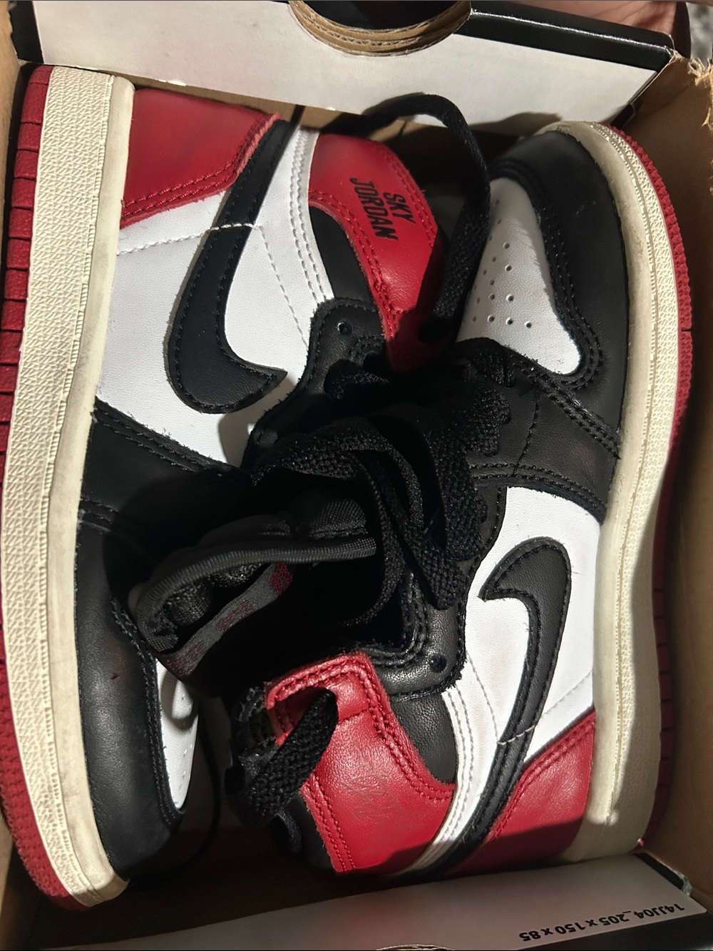 Jordan Kids High-Top Sneakers in Red, Black & White 1s